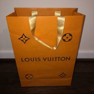#LV #louisvuitton #shoppingbag #sale #boutique